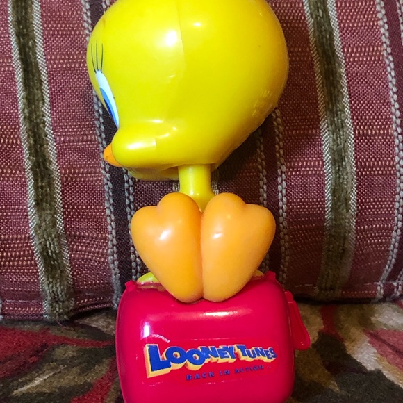 9263 VTG Tweety Bird Bobble Head Back In Action Africa Red Suitcase Yellow Bird - Picture 10 of 13